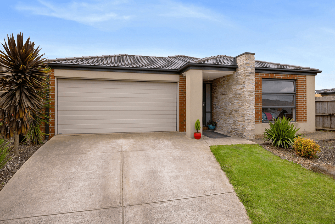 4 Stringybark Avenue, WALLAN, VIC 3756