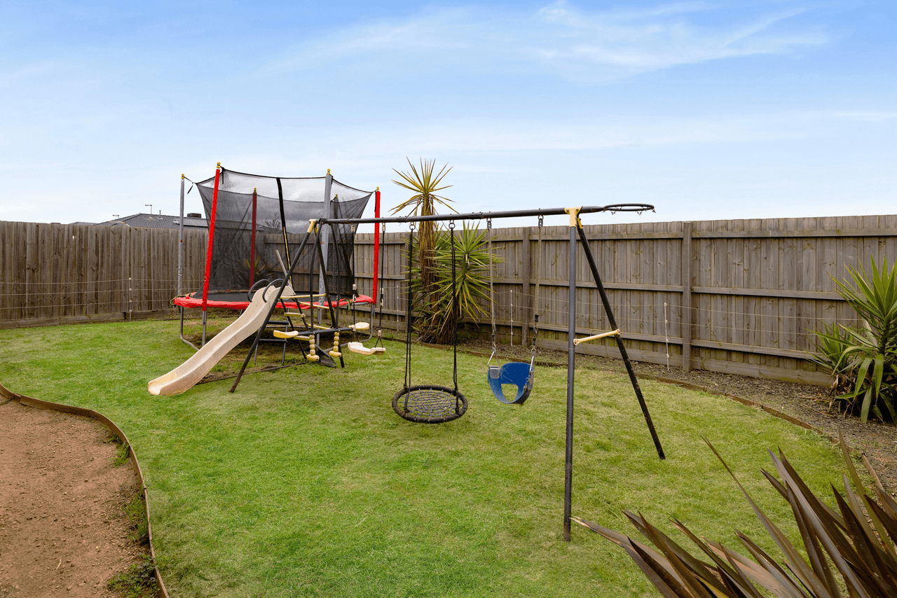 4 Stringybark Avenue, WALLAN, VIC 3756