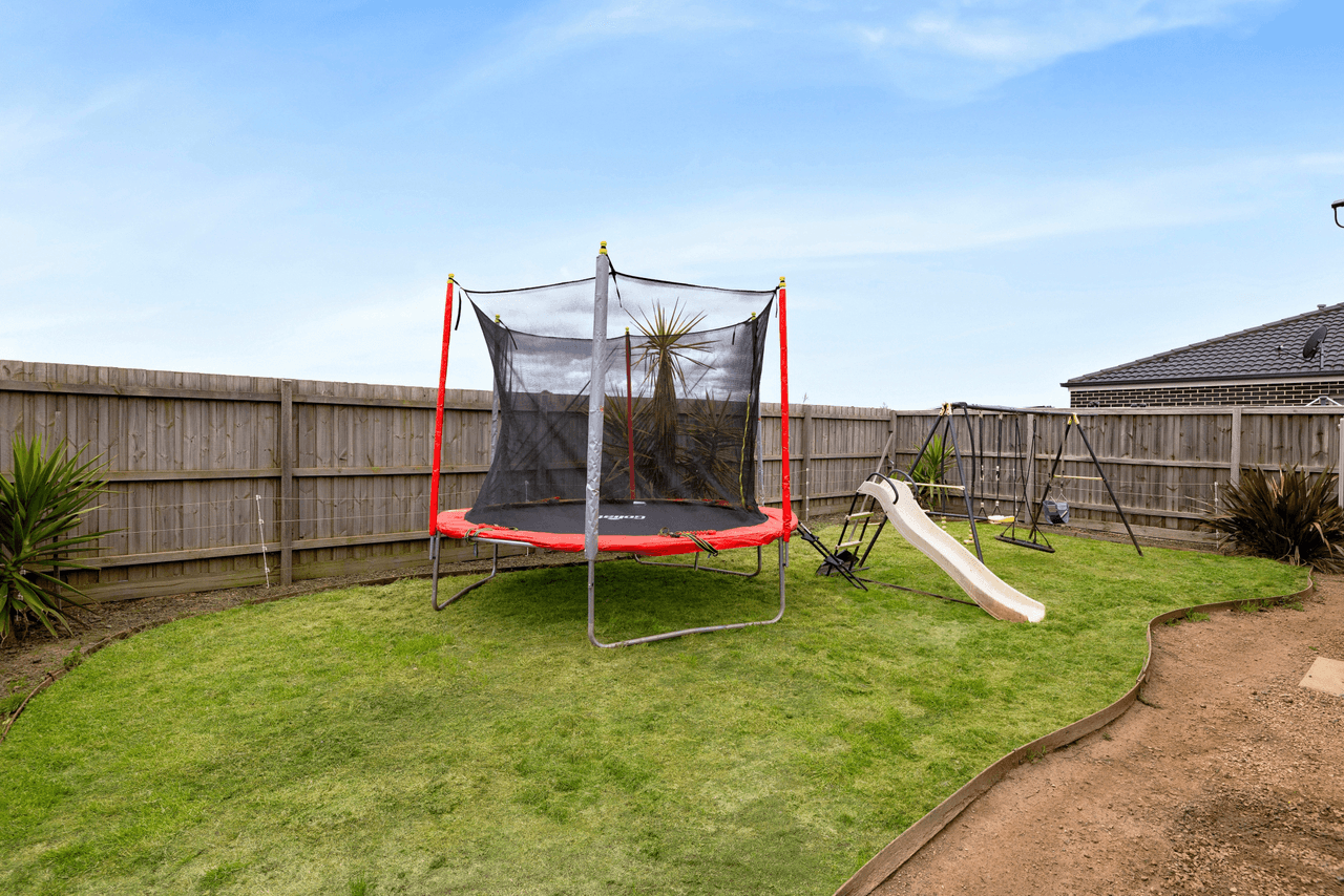 4 Stringybark Avenue, WALLAN, VIC 3756