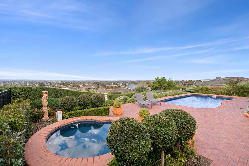 9 Trafalgar Square, Wandana Heights, VIC 3216