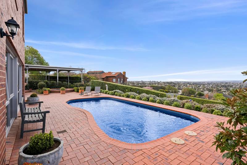 9 Trafalgar Square, Wandana Heights, VIC 3216