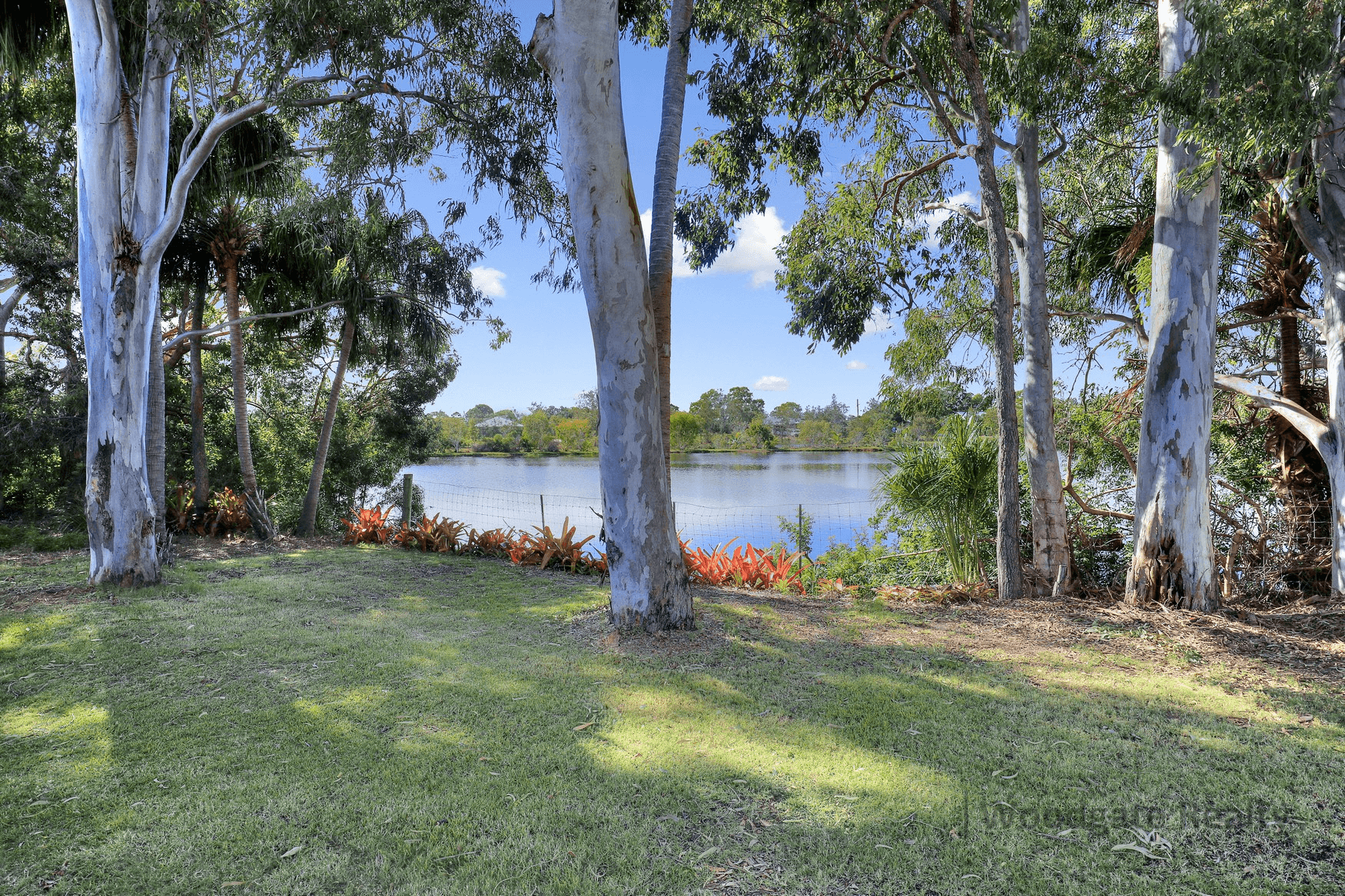 25 Lorikeet Avenue, WOODGATE, QLD 4660