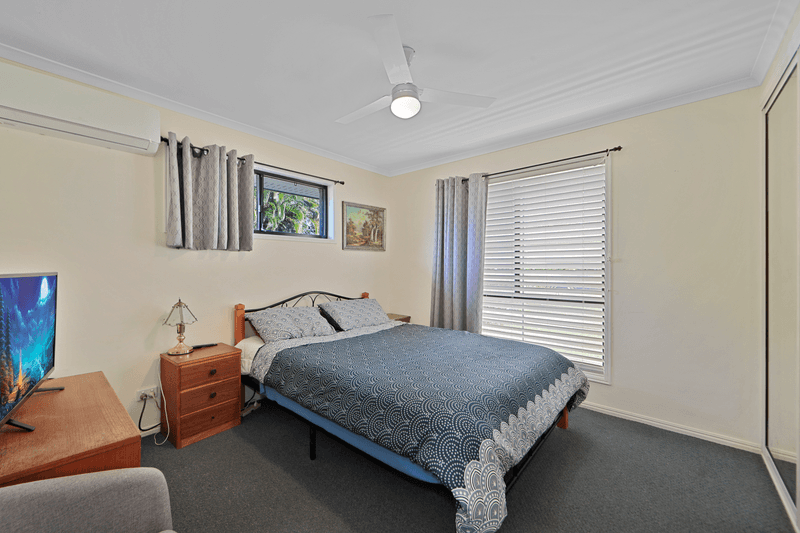 25 Lorikeet Avenue, WOODGATE, QLD 4660