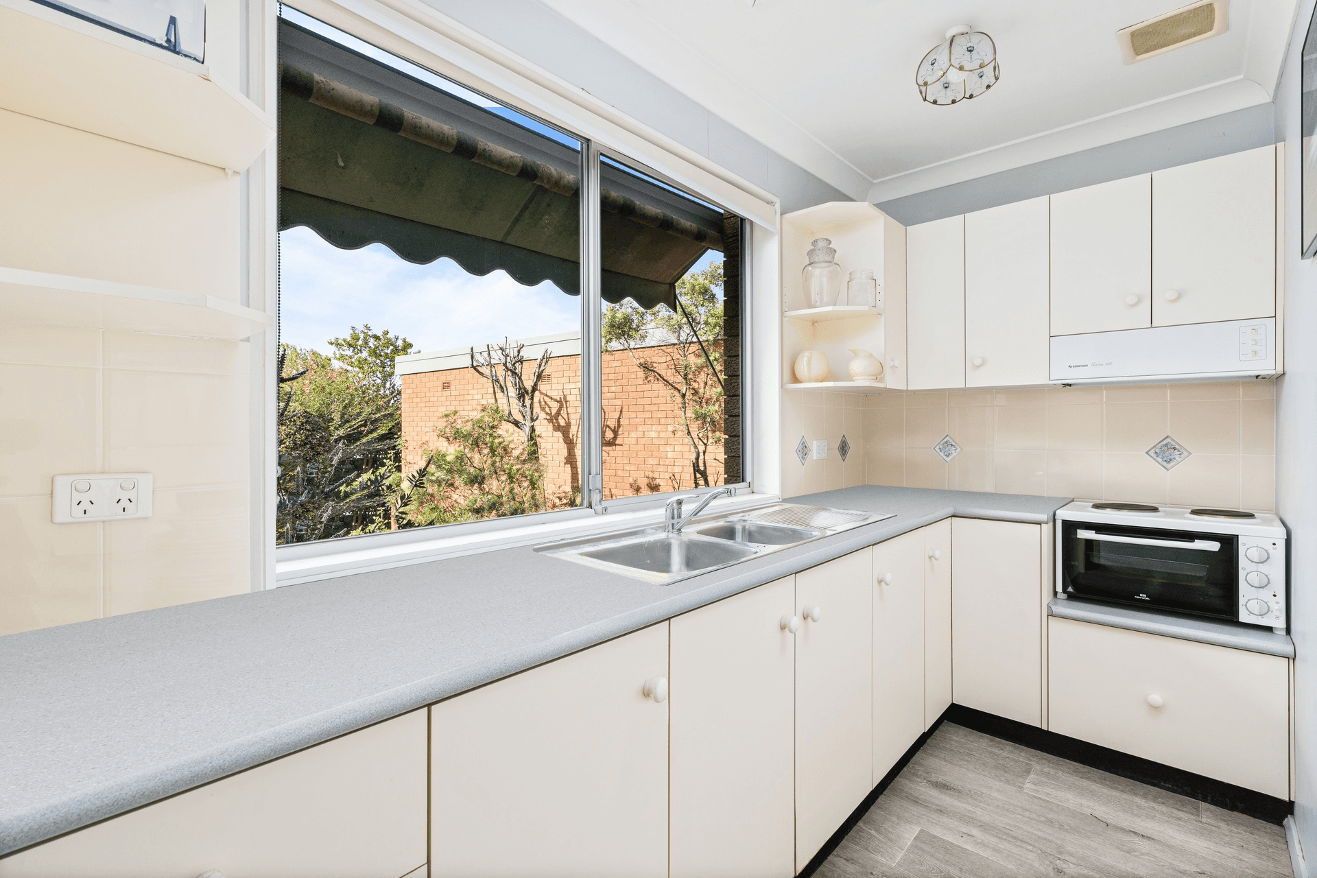 8-10 Berry Avenue, Green Point, NSW 2251