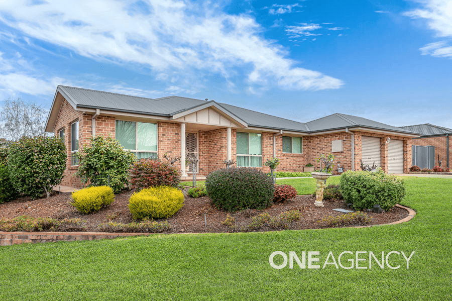 1/21 STIRLING BOULEVARD, TATTON, NSW 2650