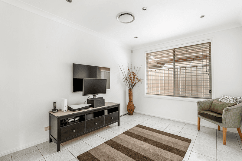 129 Pacific Palms Circuit, HOXTON PARK, NSW 2171