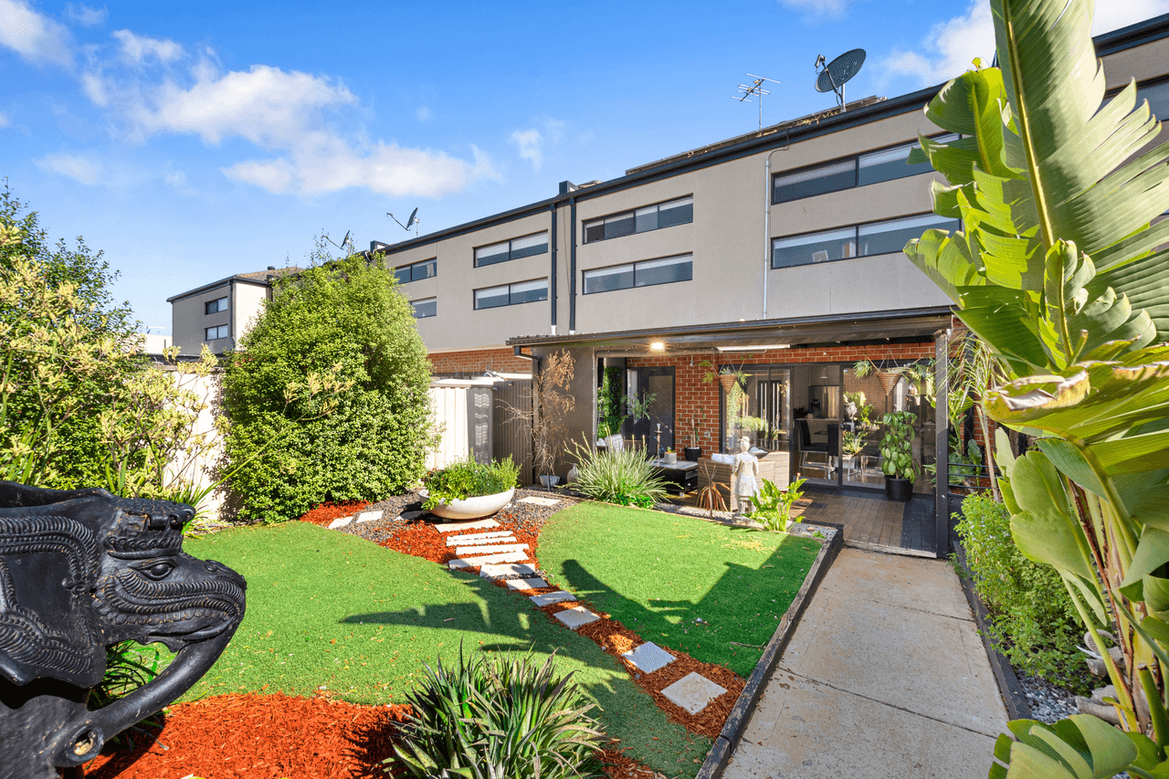 64 Cunningham Chase, BURNSIDE HEIGHTS, VIC 3023