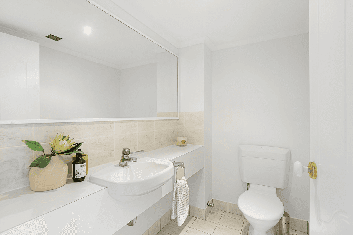 32/41a Broadwater Street, RUNAWAY BAY, QLD 4216