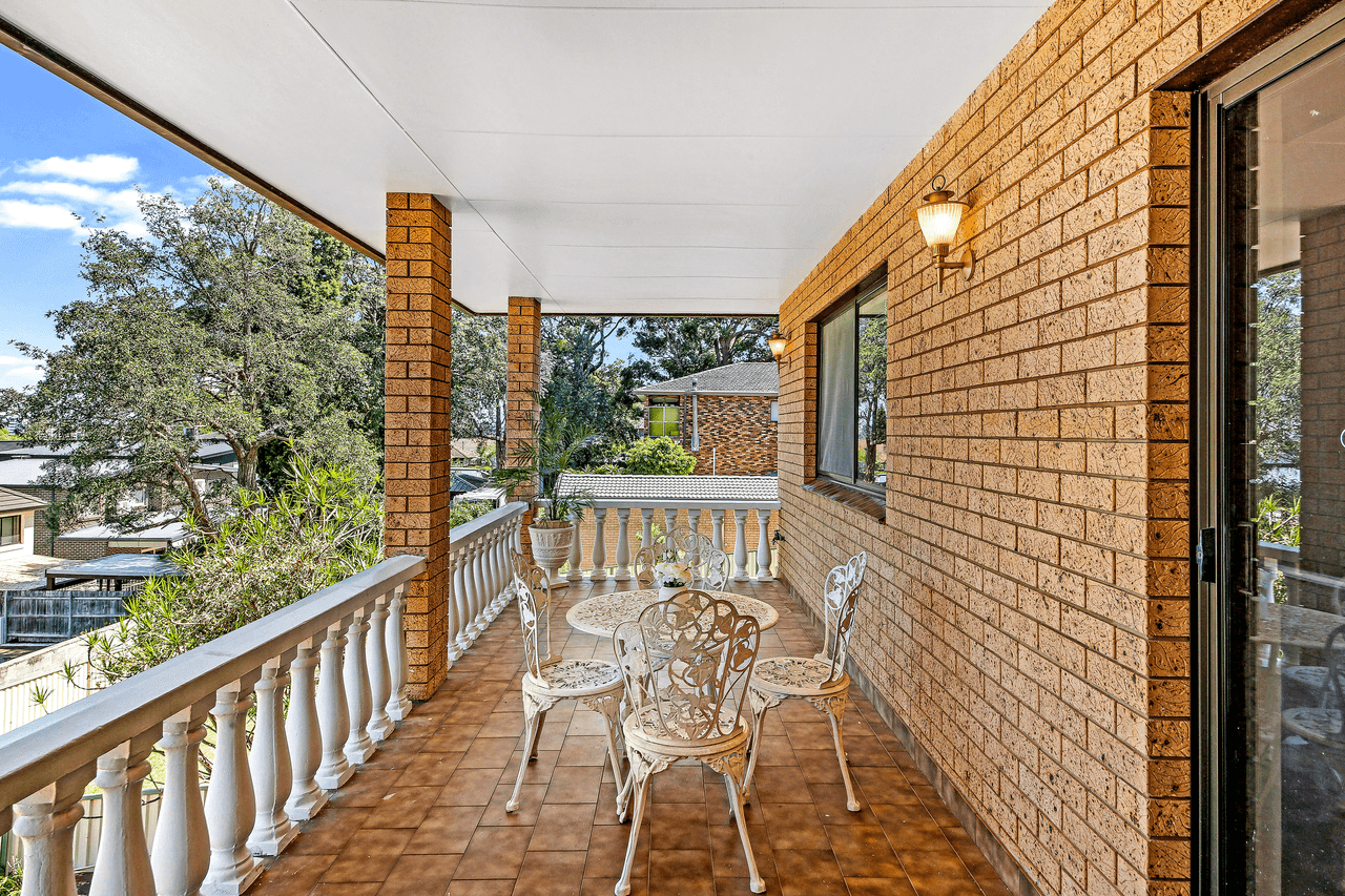 5 Salamander Place, MOUNT LEWIS, NSW 2190