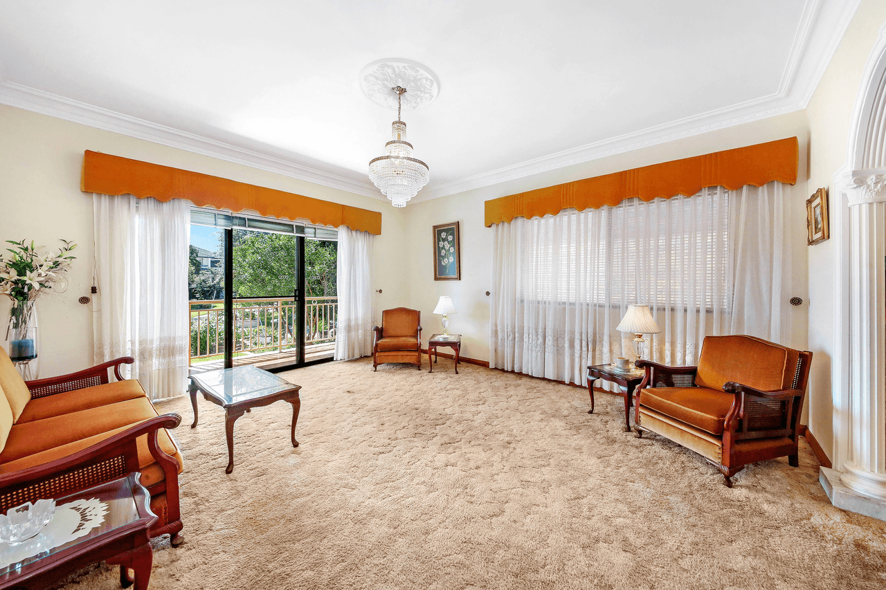 5 Salamander Place, MOUNT LEWIS, NSW 2190