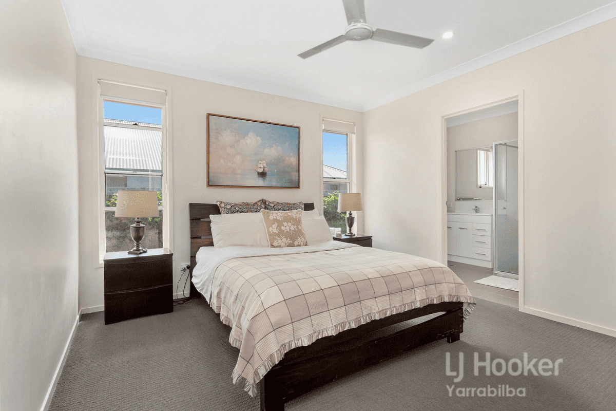 16 Sienna Crescent, PIMPAMA, QLD 4209