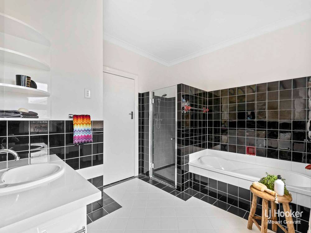 36 Balcha Street, HOLLAND PARK, QLD 4121