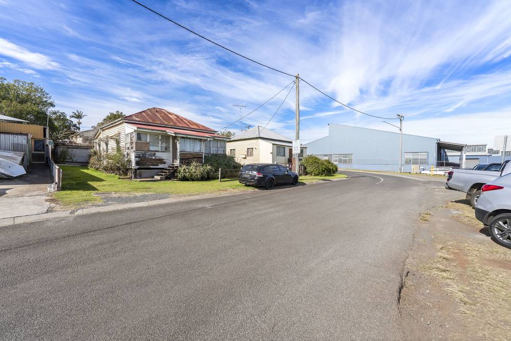 207, 209, 211 & 213a Ruthven Street &  26 Gordon Street, NORTH TOOWOOMBA, QLD 4350