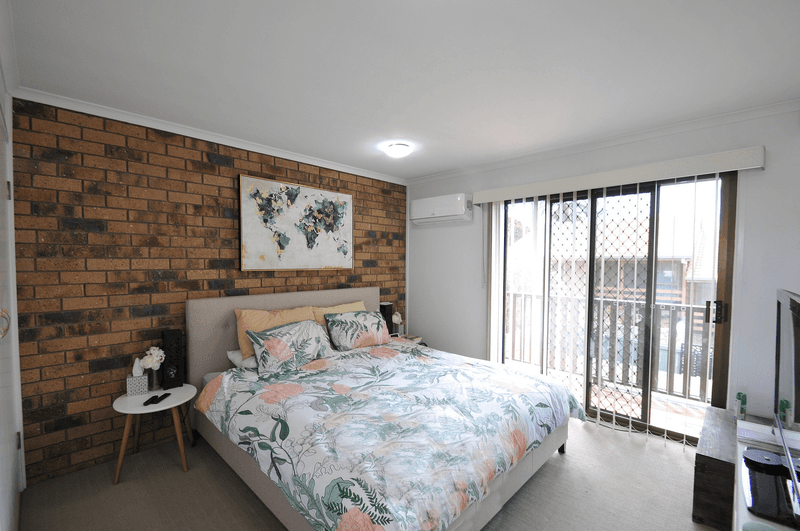 2/2 Delanty Court, Edens Landing, QLD 4207