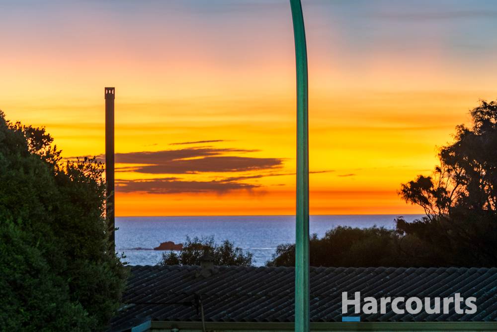 8 Schnapper Court, BURNS BEACH, WA 6028