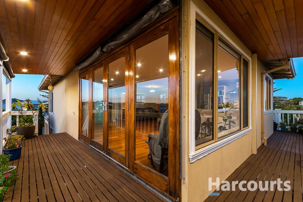 8 Schnapper Court, BURNS BEACH, WA 6028
