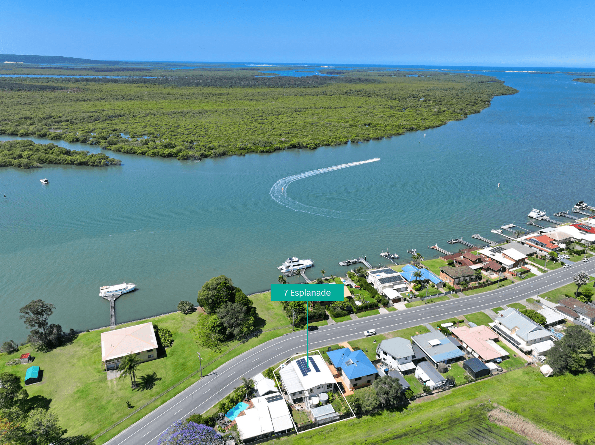 7 The Esplanade, JACOBS WELL, QLD 4208