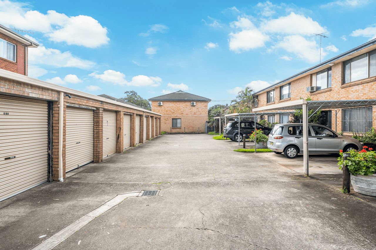 1/262 River Avenue, Carramar, NSW 2163