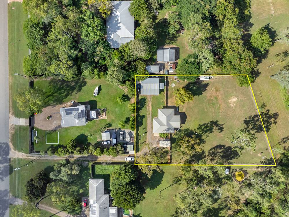26A Connemara Course, KELSO, QLD 4815