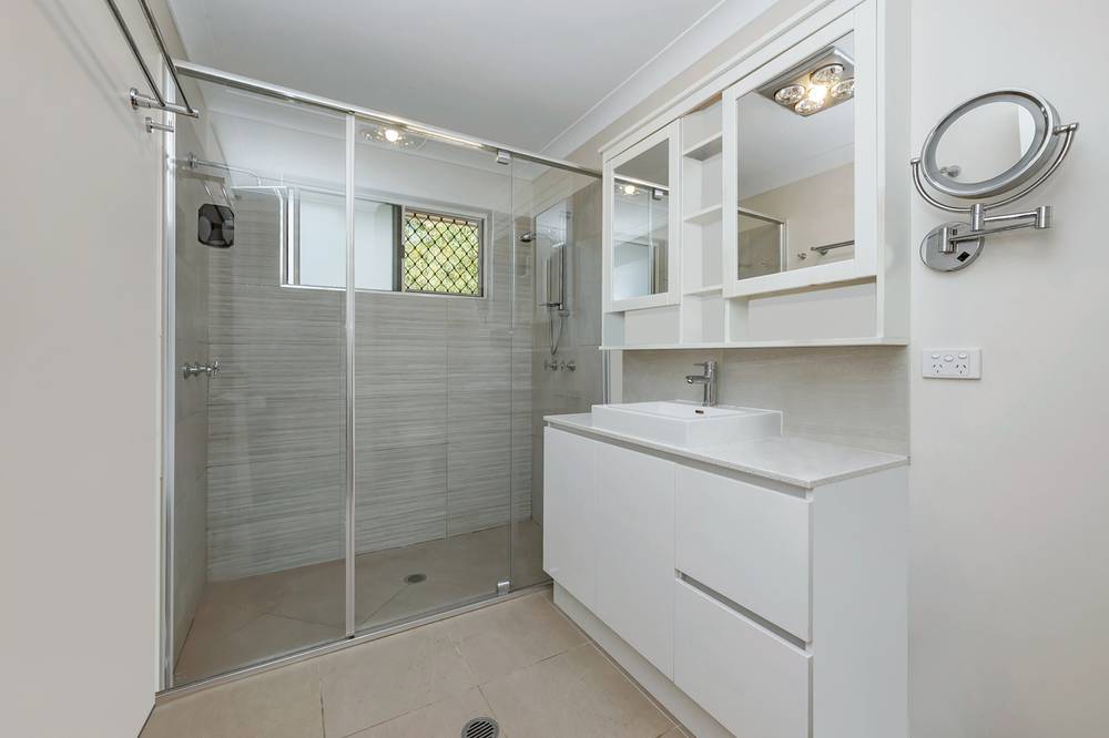 26A Connemara Course, KELSO, QLD 4815