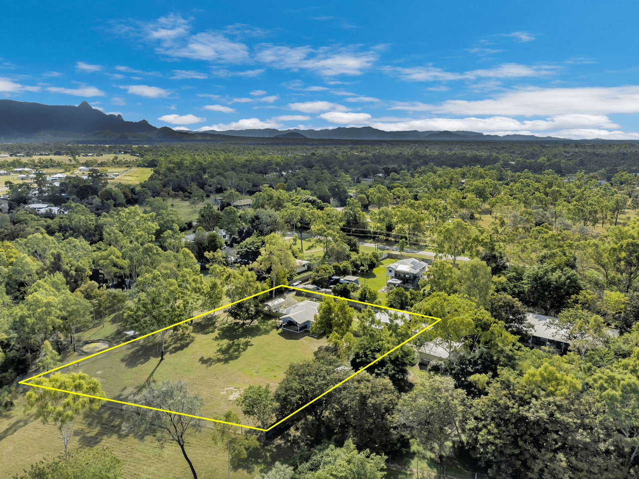 26A Connemara Course, KELSO, QLD 4815