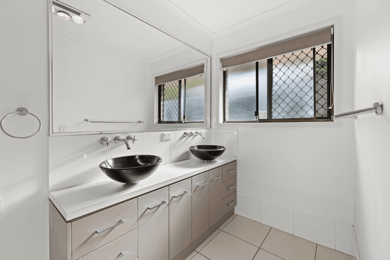 1/141 Central Street, LABRADOR, QLD 4215