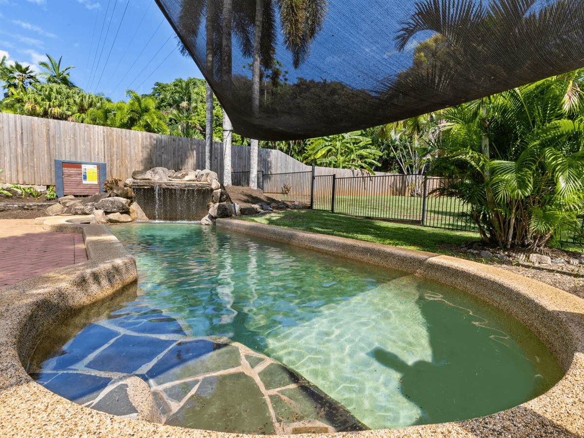 33 Carramar Crescent, Caravonica, QLD 4878