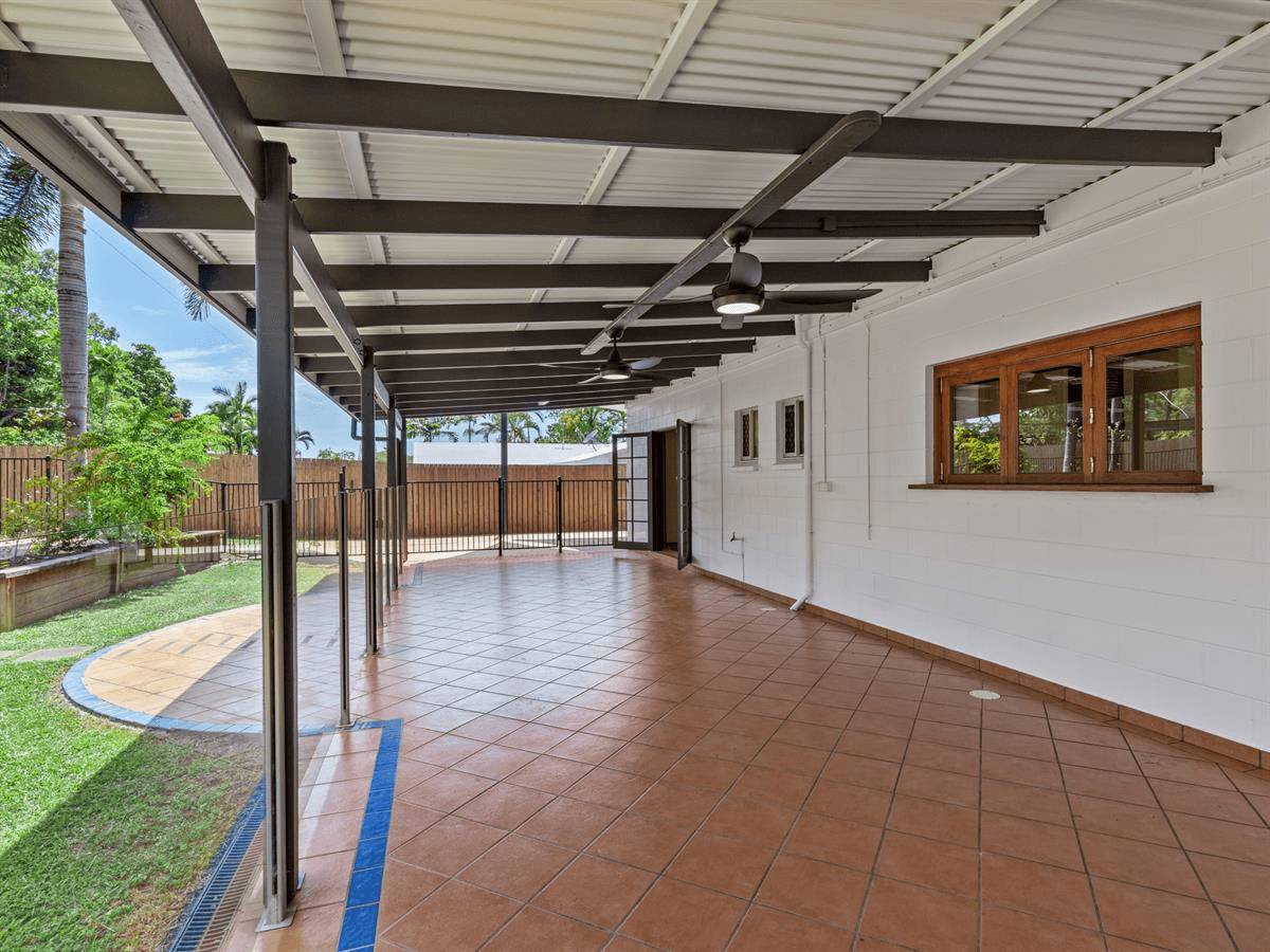 33 Carramar Crescent, Caravonica, QLD 4878