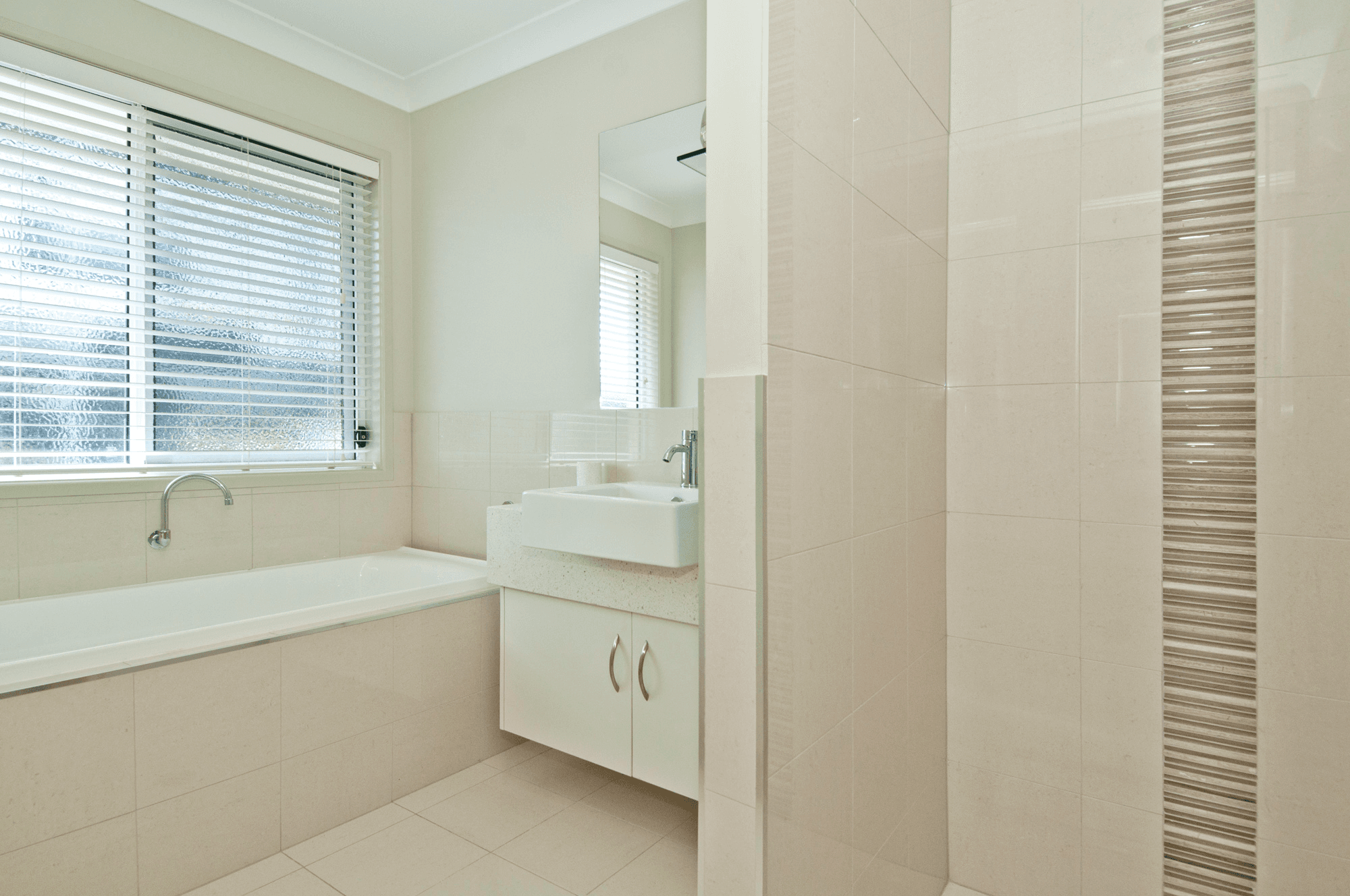 2-4 Kenross Close, GLENEAGLE, QLD 4285