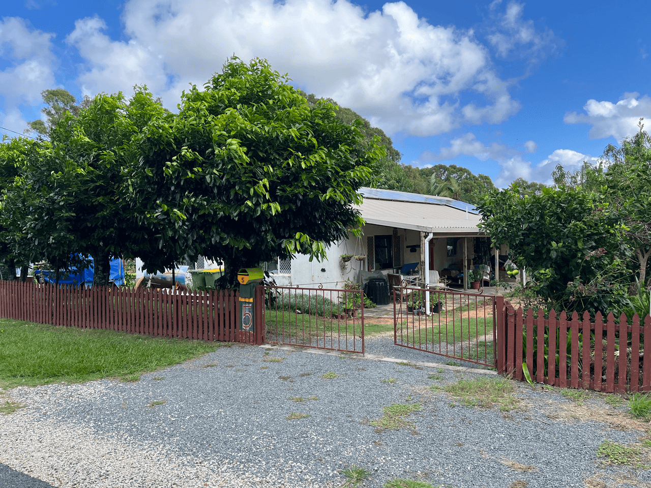 5 Michiko Street, MACLEAY ISLAND, QLD 4184