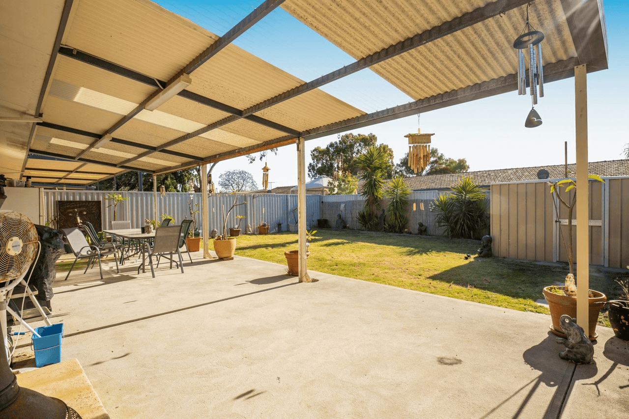 Unit 2/17 Westbrook Way, GIRRAWHEEN, WA 6064