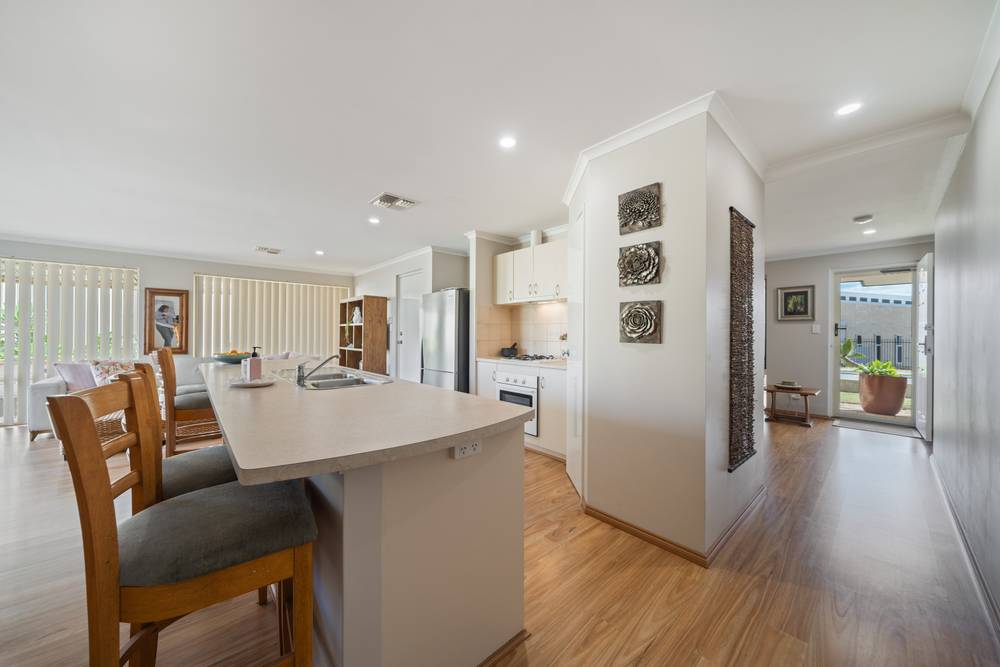 5 Kurrajong Boulevard, Banksia Grove, WA 6031
