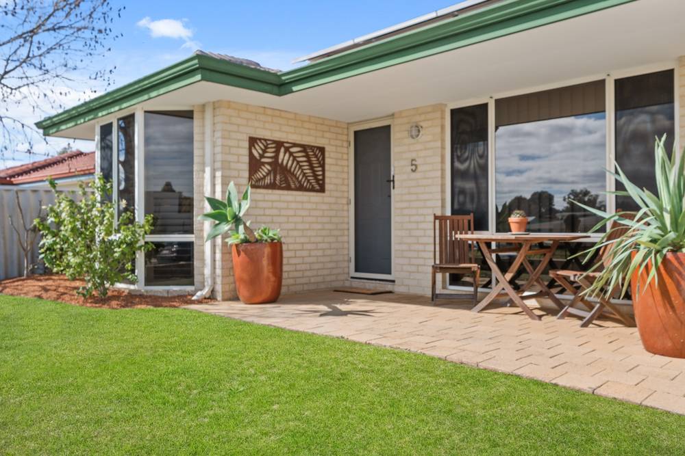 5 Kurrajong Boulevard, Banksia Grove, WA 6031