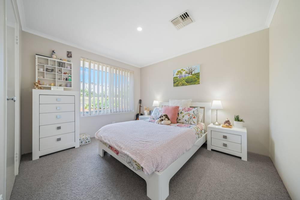 5 Kurrajong Boulevard, Banksia Grove, WA 6031
