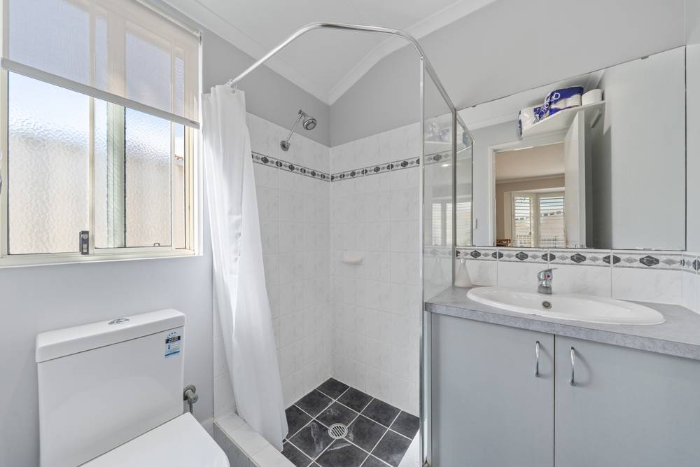 5 Kurrajong Boulevard, Banksia Grove, WA 6031