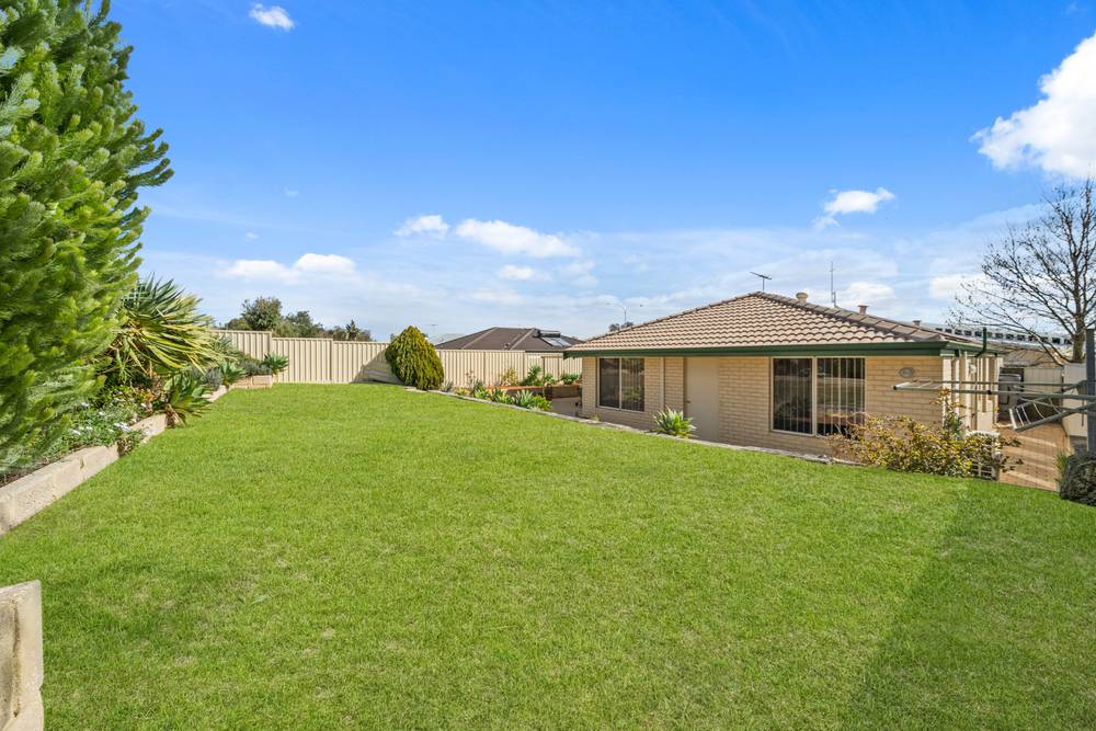 5 Kurrajong Boulevard, Banksia Grove, WA 6031