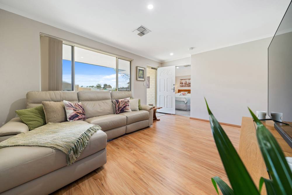 5 Kurrajong Boulevard, Banksia Grove, WA 6031