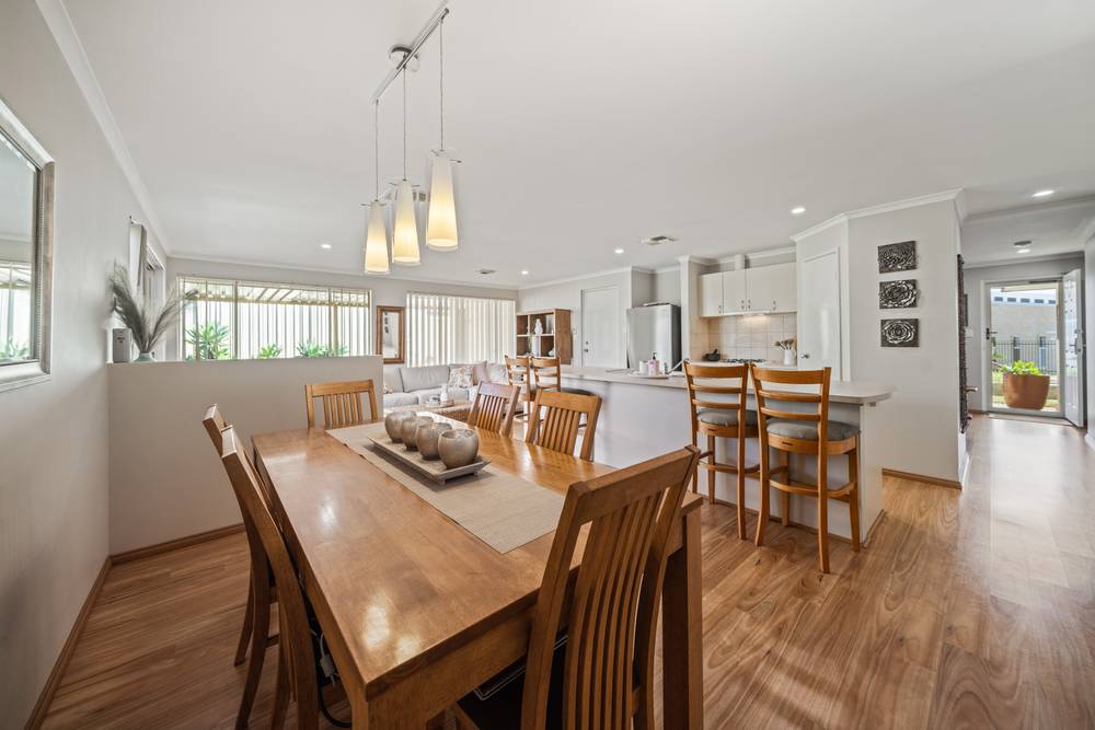 5 Kurrajong Boulevard, Banksia Grove, WA 6031