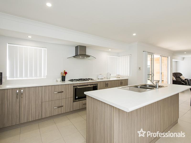 15 Zircon Drive, Byford, WA 6122