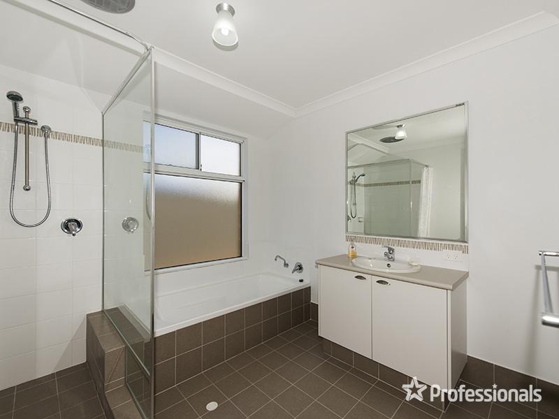 15 Zircon Drive, Byford, WA 6122