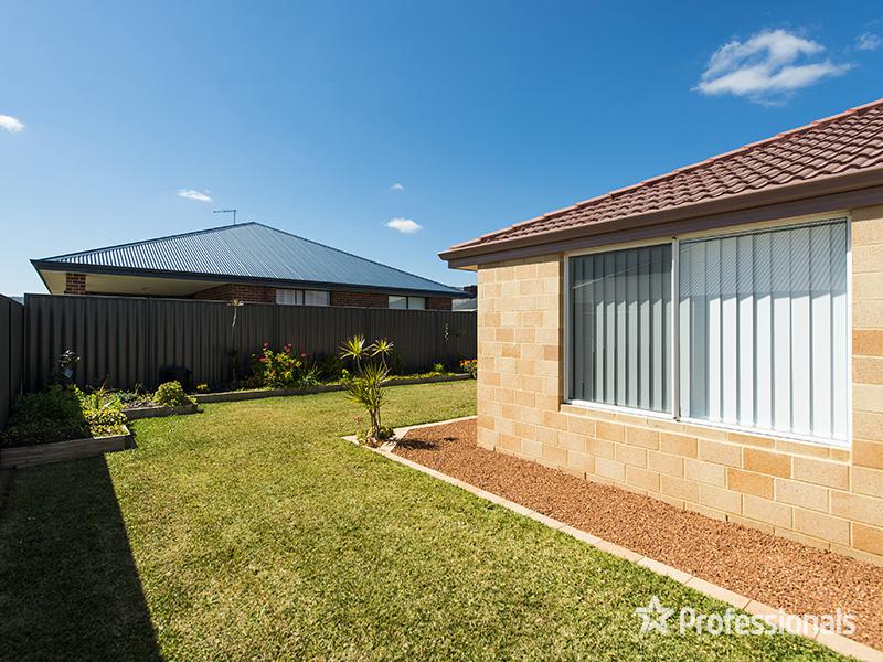 15 Zircon Drive, Byford, WA 6122