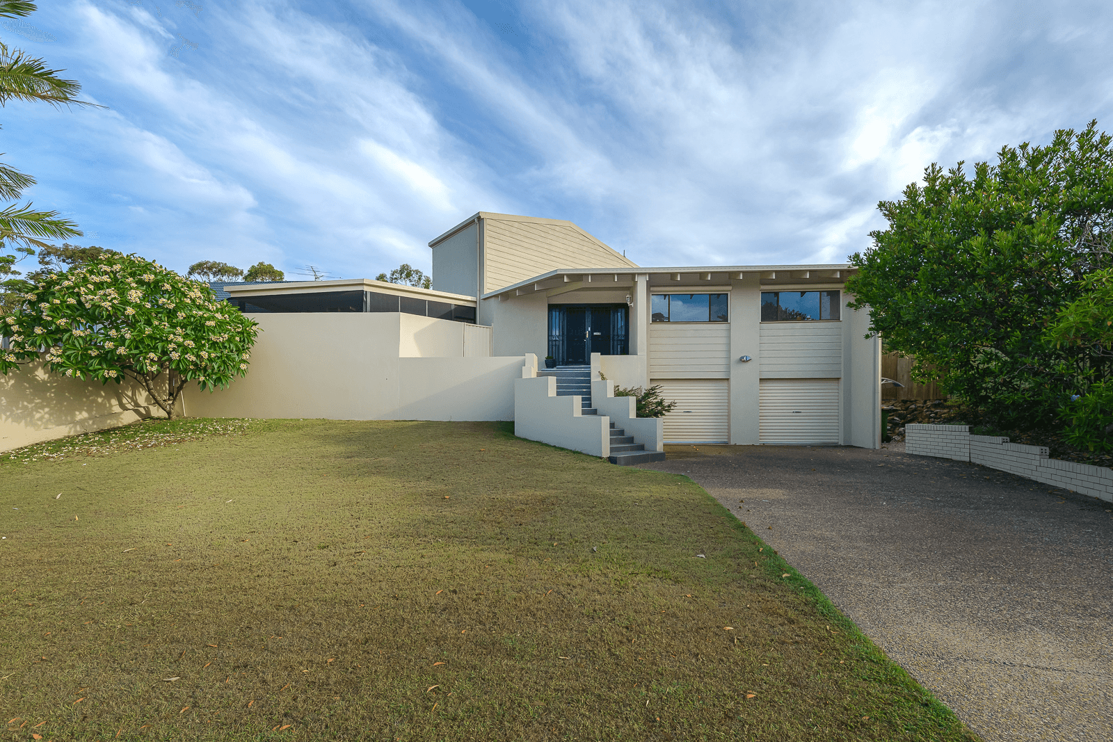 10 Binalong Drive, ASHMORE, QLD 4214