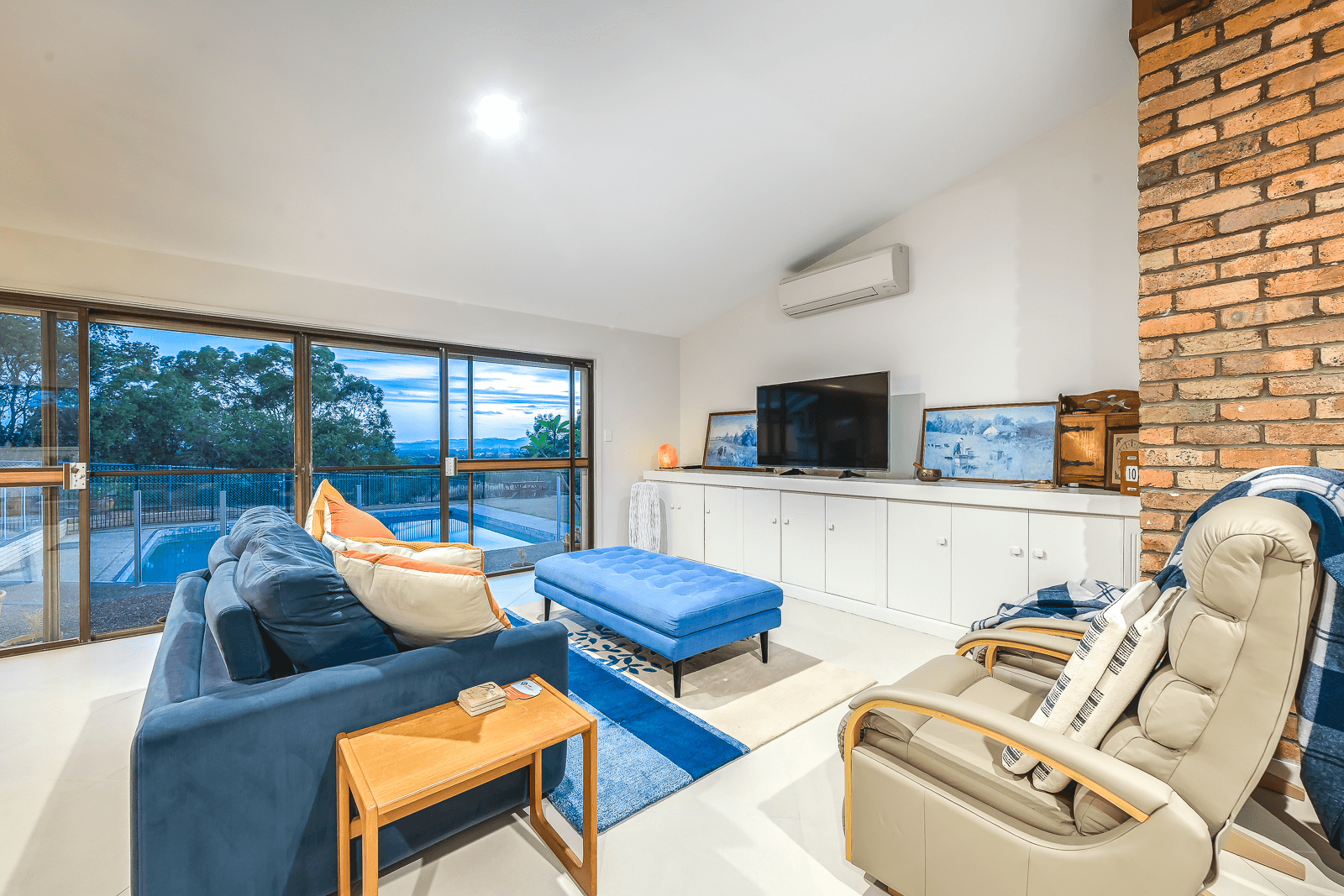 10 Binalong Drive, ASHMORE, QLD 4214