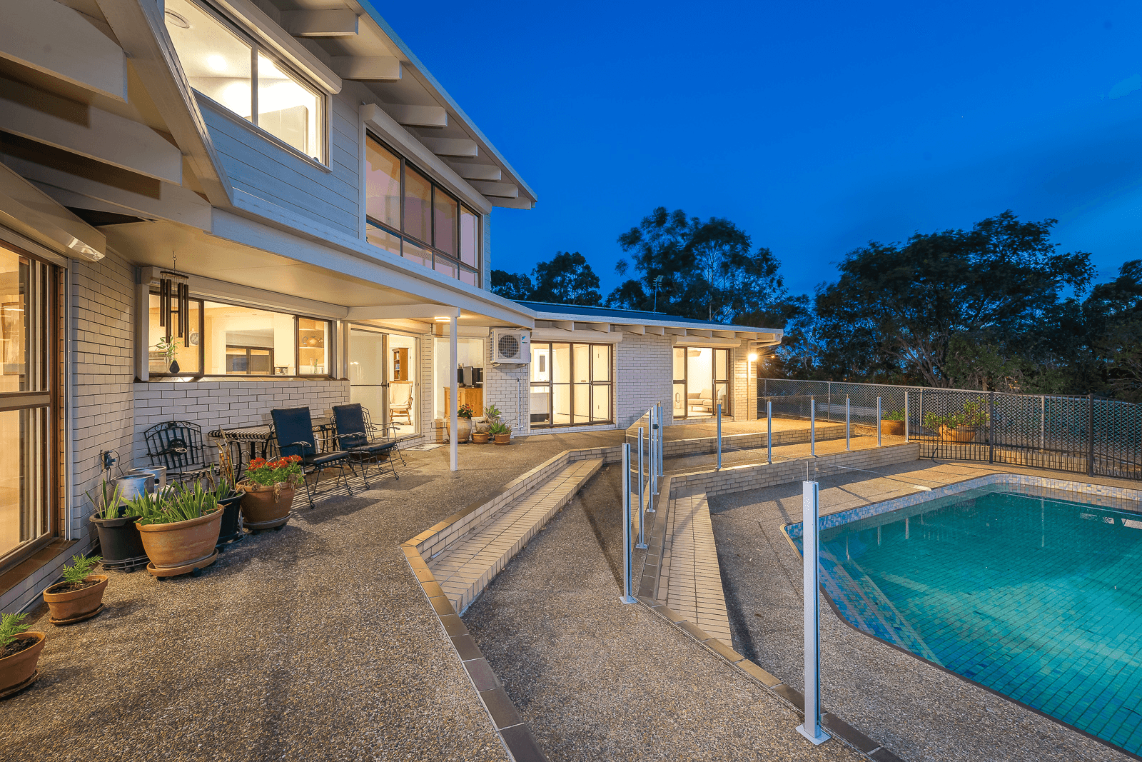 10 Binalong Drive, ASHMORE, QLD 4214