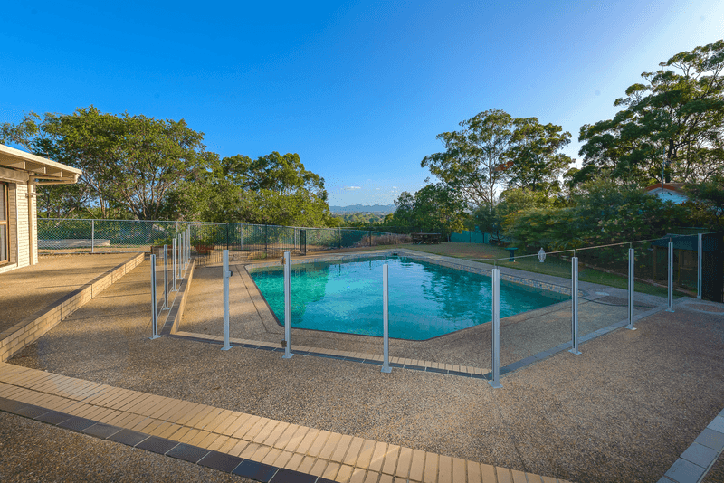 10 Binalong Drive, ASHMORE, QLD 4214