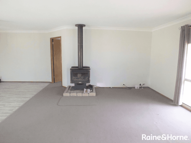 210 Belmore Rd, YOUNG, NSW 2594