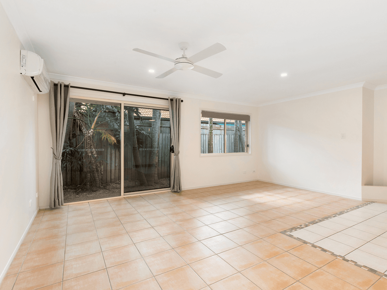 8 Burran Avenue, UPPER COOMERA, QLD 4209