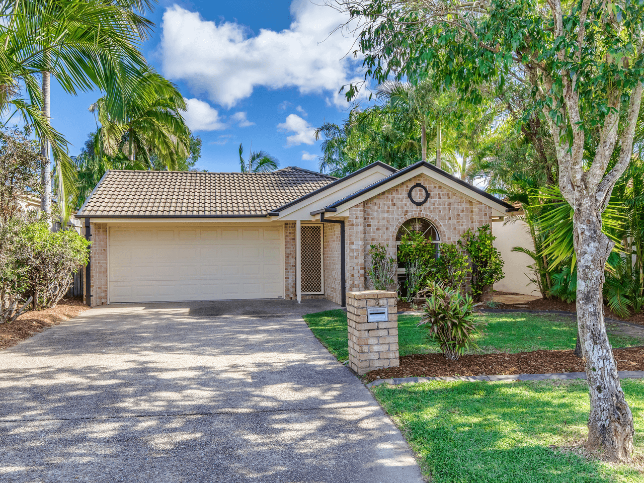 8 Burran Avenue, UPPER COOMERA, QLD 4209