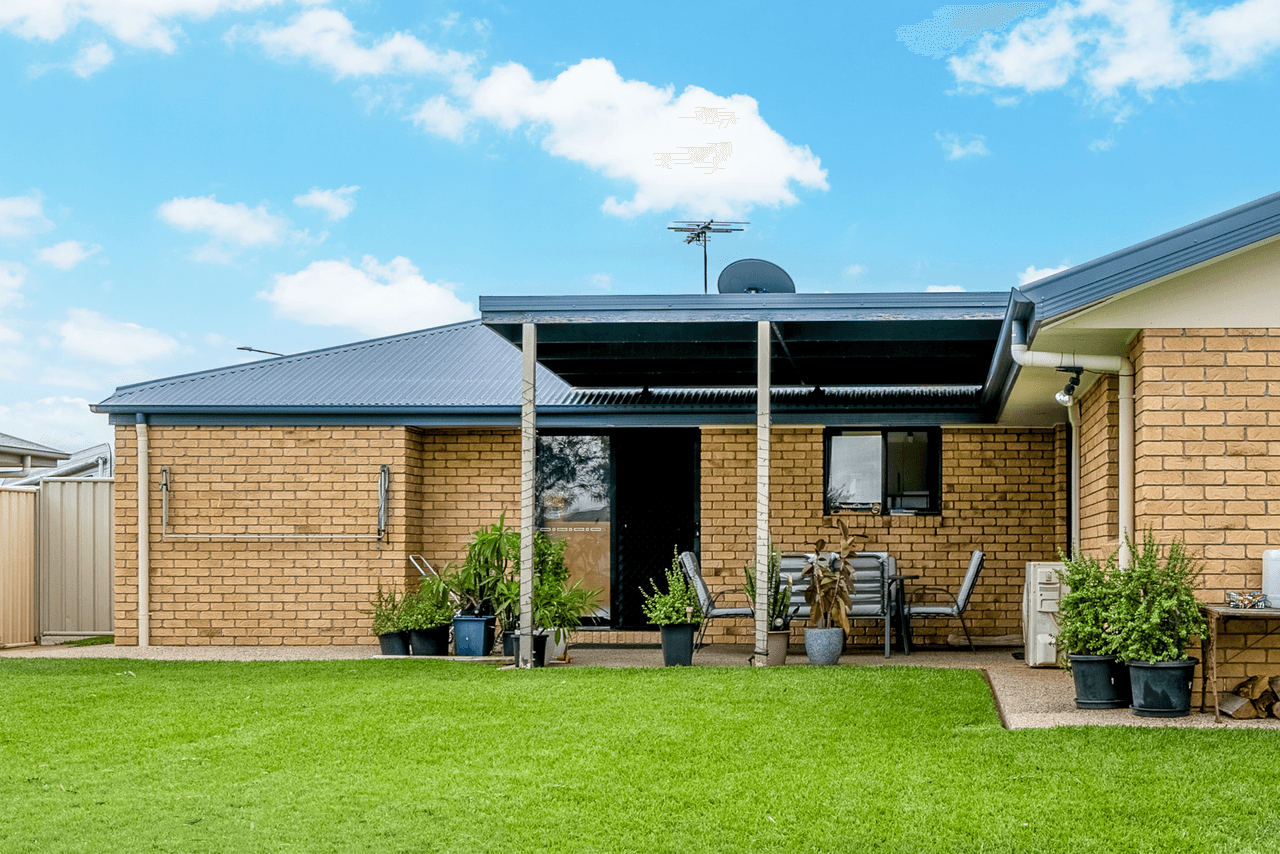 31 Mayfair Drive, EMERALD, QLD 4720