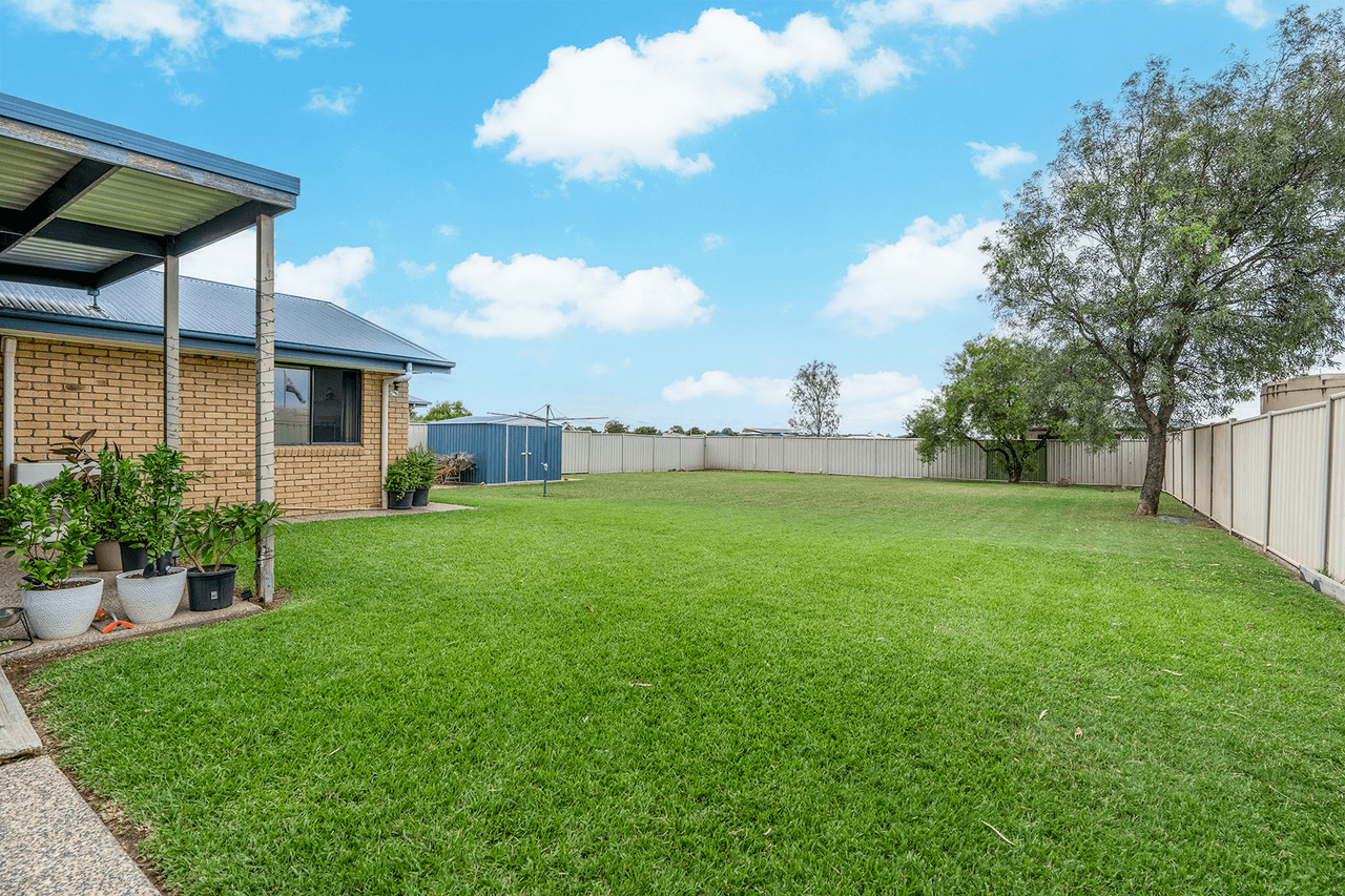 31 Mayfair Drive, EMERALD, QLD 4720